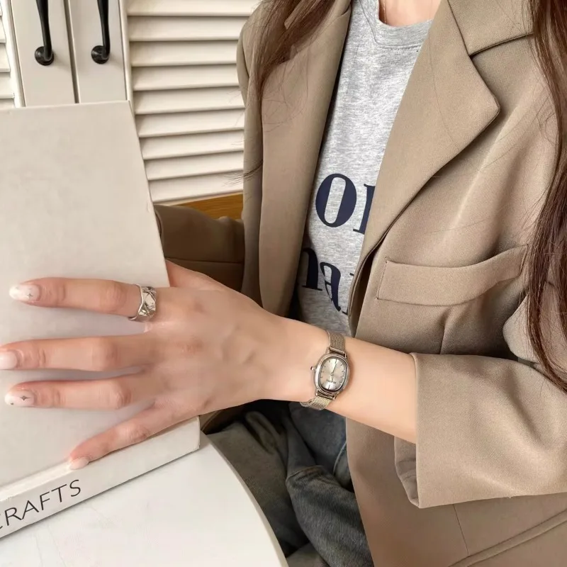 Mała owalna tarcza Zielony zeg – Luxury Watch Girl recenzja i cena
